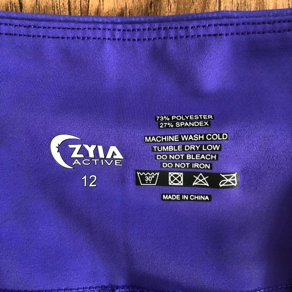 🦊 Hi-Rise Zyia 7/8 Legging - Picture 2 of 8